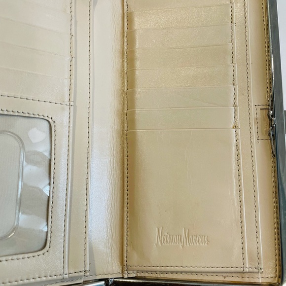 Neiman Marcus Clutch Croc Pattern Leather Wallet - Picture 5 of 8